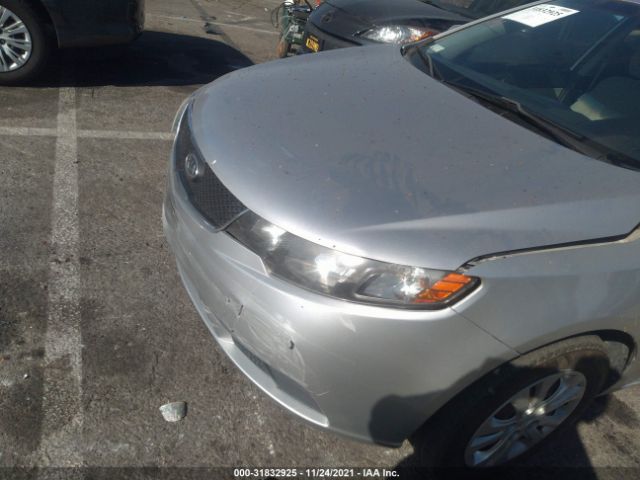 Photo 5 VIN: KNAFU4A28A5142832 - KIA FORTE 