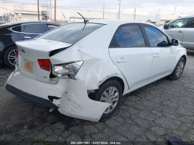 Photo 3 VIN: KNAFU4A28A5296201 - KIA FORTE 