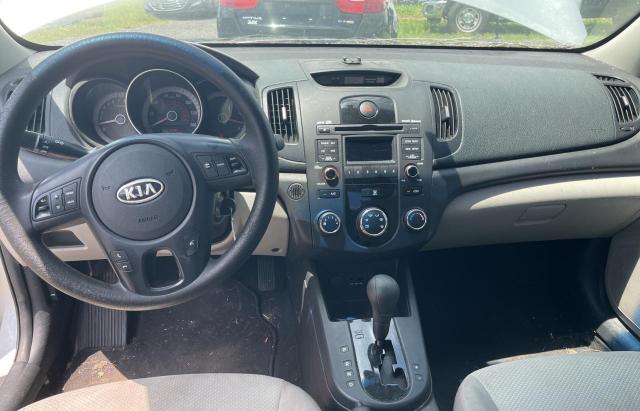 Photo 8 VIN: KNAFU4A28A5836887 - KIA FORTE 