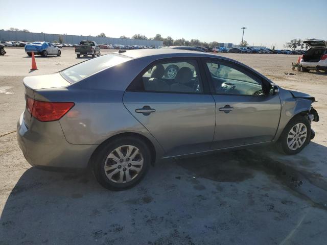 Photo 2 VIN: KNAFU4A28A5861983 - KIA FORTE 