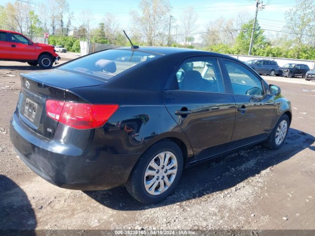 Photo 3 VIN: KNAFU4A28B5326167 - KIA FORTE 