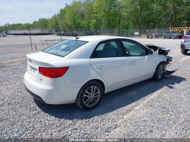 Photo 3 VIN: KNAFU4A28B5333457 - KIA FORTE 