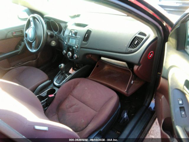 Photo 4 VIN: KNAFU4A28B5351358 - KIA FORTE 