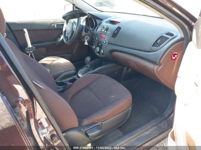 Photo 4 VIN: KNAFU4A28B5393285 - KIA FORTE 