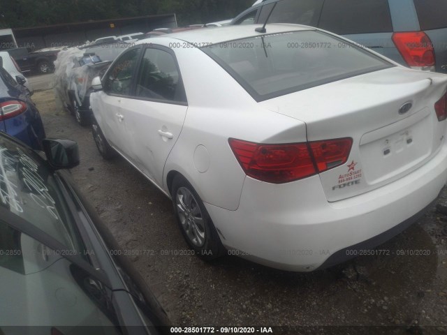 Photo 2 VIN: KNAFU4A28B5402261 - KIA FORTE 