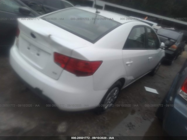 Photo 3 VIN: KNAFU4A28B5402261 - KIA FORTE 