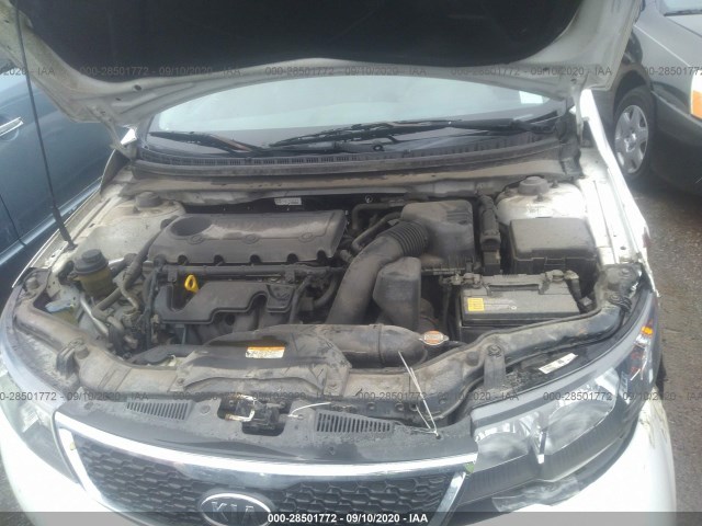 Photo 9 VIN: KNAFU4A28B5402261 - KIA FORTE 