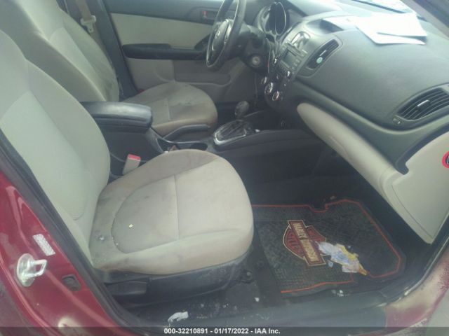 Photo 4 VIN: KNAFU4A28B5440489 - KIA FORTE 