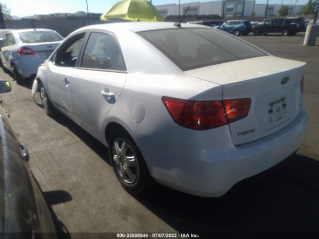 Photo 2 VIN: KNAFU4A28B5458779 - KIA FORTE 