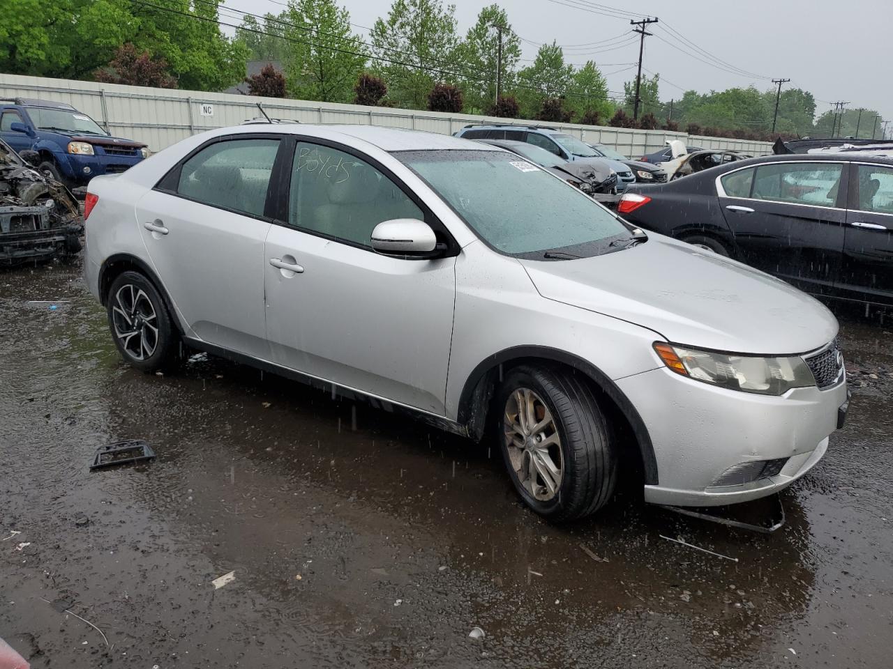 Photo 3 VIN: KNAFU4A28C5487183 - KIA FORTE 