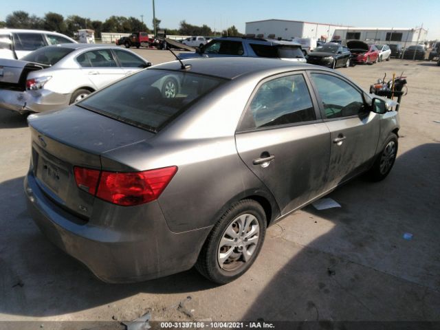 Photo 3 VIN: KNAFU4A28C5622923 - KIA FORTE 