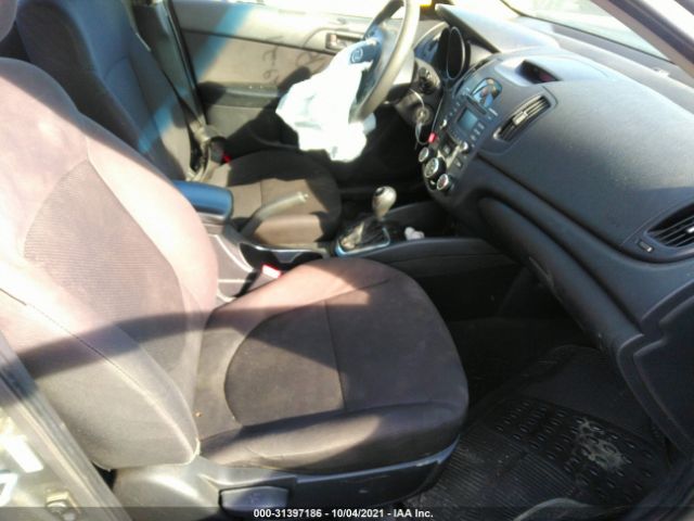 Photo 4 VIN: KNAFU4A28C5622923 - KIA FORTE 