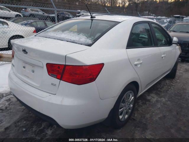 Photo 3 VIN: KNAFU4A28C5634618 - KIA FORTE 