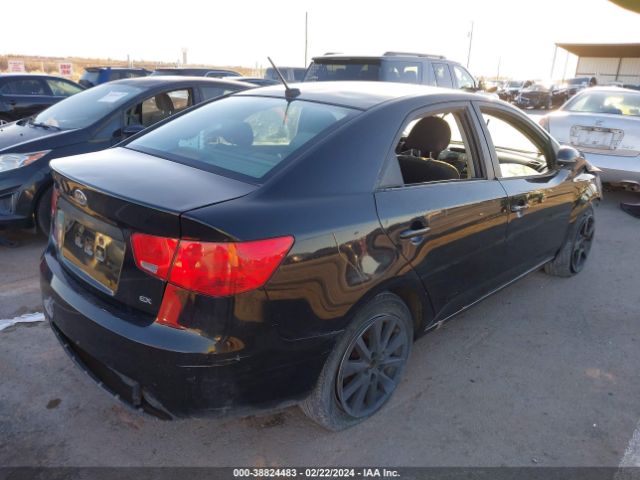 Photo 3 VIN: KNAFU4A28D5646124 - KIA FORTE 