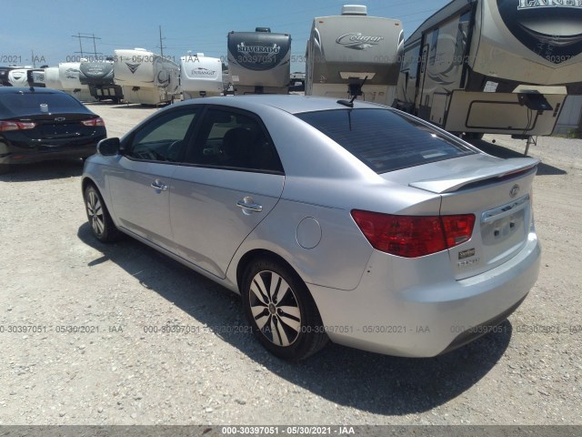 Photo 2 VIN: KNAFU4A28D5677776 - KIA FORTE 