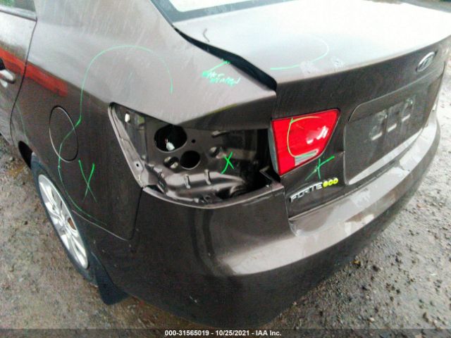 Photo 5 VIN: KNAFU4A28D5683545 - KIA FORTE 