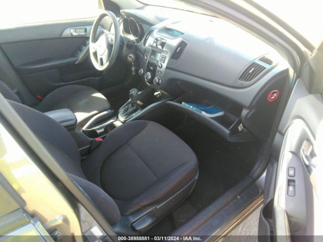 Photo 4 VIN: KNAFU4A28D5721856 - KIA FORTE 