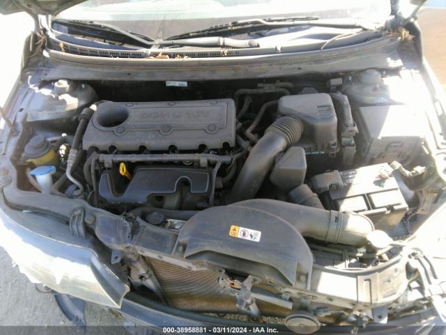 Photo 9 VIN: KNAFU4A28D5721856 - KIA FORTE 