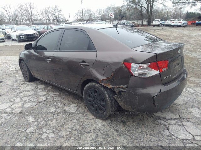 Photo 2 VIN: KNAFU4A28D5733098 - KIA FORTE 