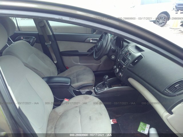 Photo 4 VIN: KNAFU4A28D5733098 - KIA FORTE 