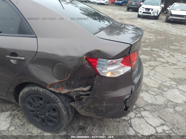 Photo 5 VIN: KNAFU4A28D5733098 - KIA FORTE 