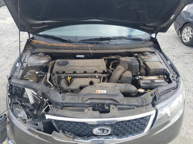 Photo 6 VIN: KNAFU4A28D5737040 - KIA FORTE EX 