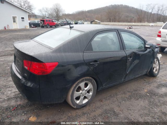 Photo 3 VIN: KNAFU4A29A5118961 - KIA FORTE 