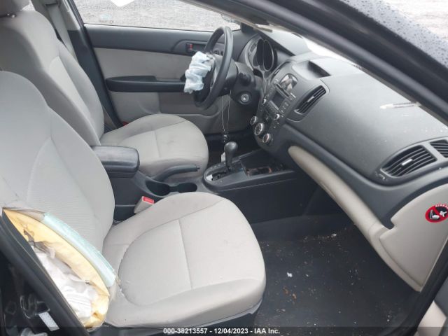 Photo 4 VIN: KNAFU4A29A5118961 - KIA FORTE 