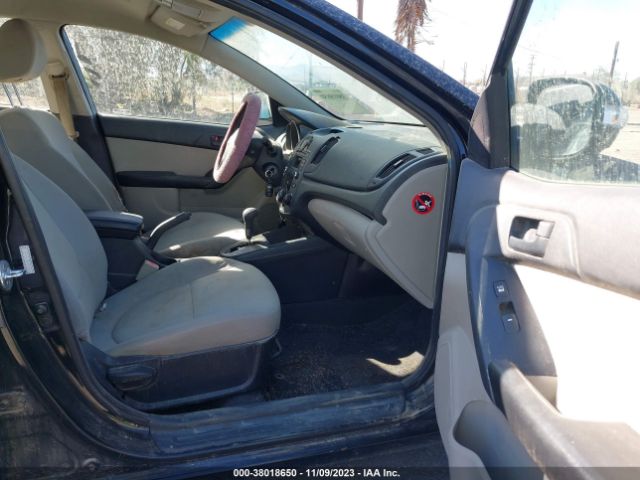 Photo 4 VIN: KNAFU4A29A5182532 - KIA FORTE 