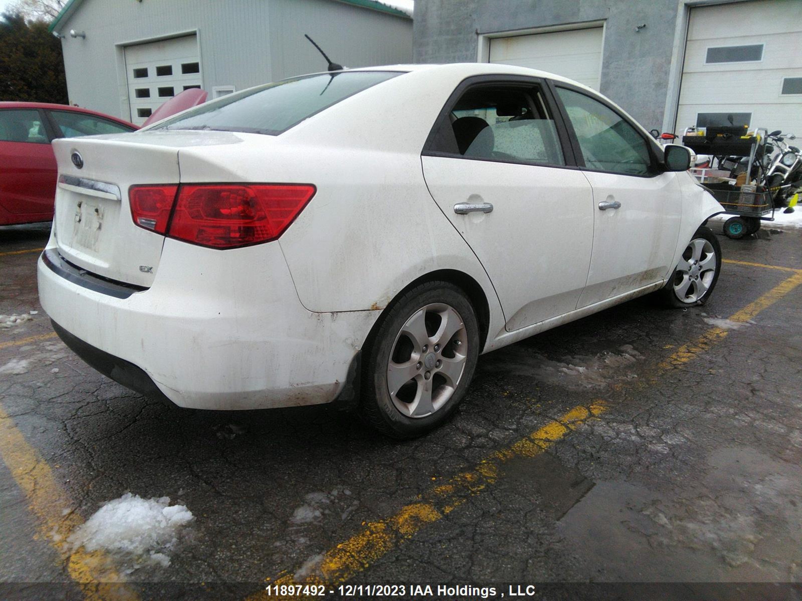 Photo 3 VIN: KNAFU4A29A5210555 - KIA FORTE 