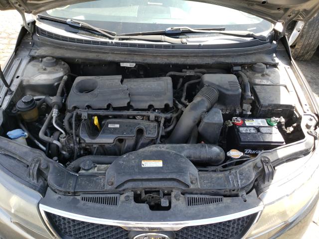 Photo 6 VIN: KNAFU4A29A5249372 - KIA FORTE EX 