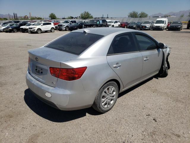 Photo 2 VIN: KNAFU4A29A5827440 - KIA FORTE EX 