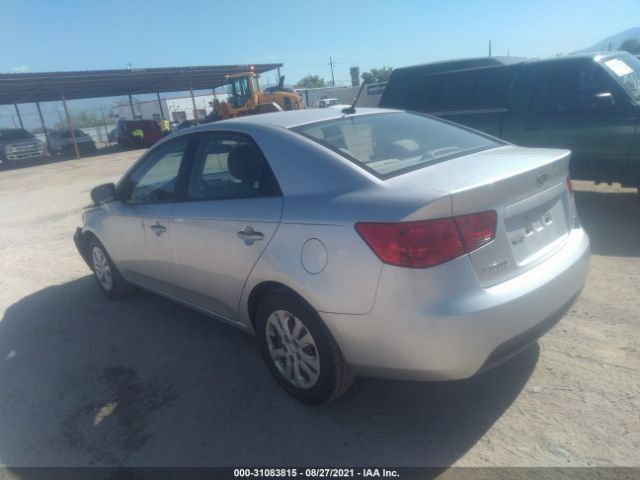 Photo 2 VIN: KNAFU4A29A5858512 - KIA FORTE 