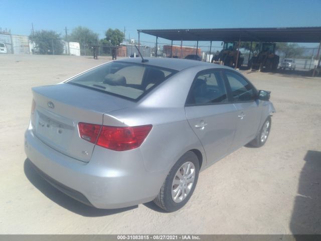 Photo 3 VIN: KNAFU4A29A5858512 - KIA FORTE 