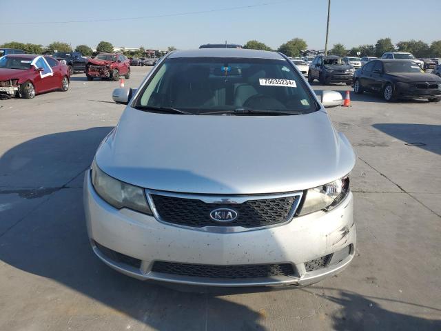 Photo 4 VIN: KNAFU4A29B5373756 - KIA FORTE EX 