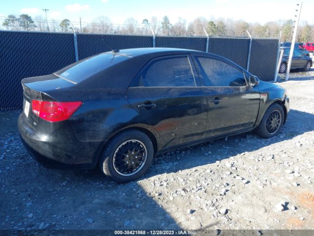 Photo 3 VIN: KNAFU4A29B5380528 - KIA FORTE 