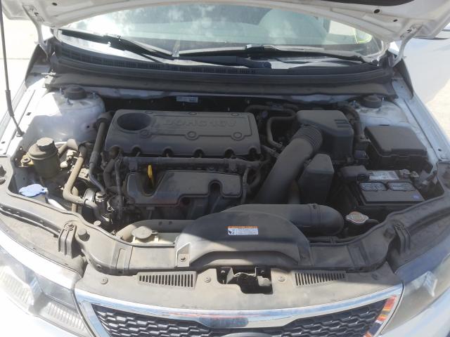 Photo 6 VIN: KNAFU4A29B5448469 - KIA FORTE EX 