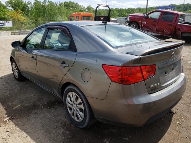 Photo 2 VIN: KNAFU4A29B5463912 - KIA FORTE EX 