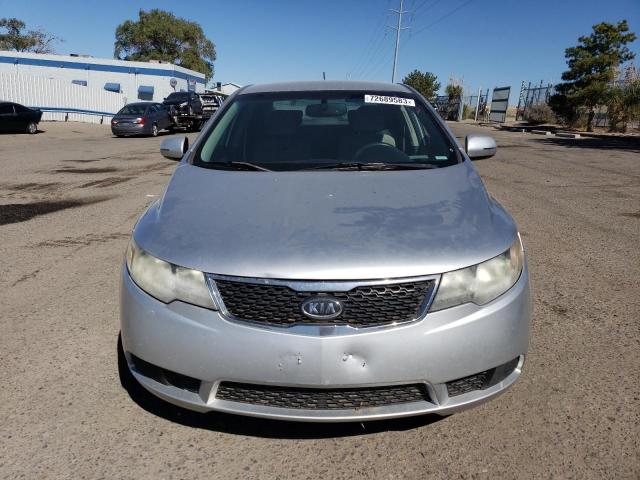 Photo 4 VIN: KNAFU4A29C5470831 - KIA FORTE 