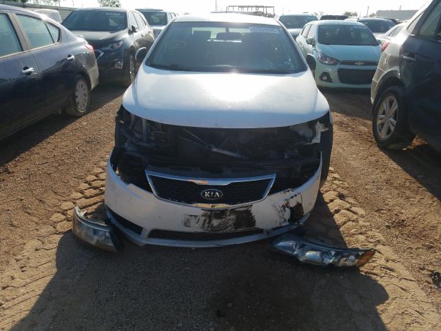 Photo 8 VIN: KNAFU4A29C5571500 - KIA FORTE EX 