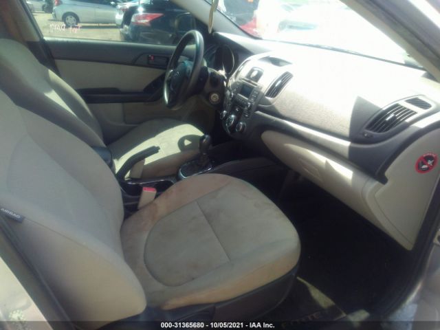 Photo 4 VIN: KNAFU4A29C5594016 - KIA FORTE 