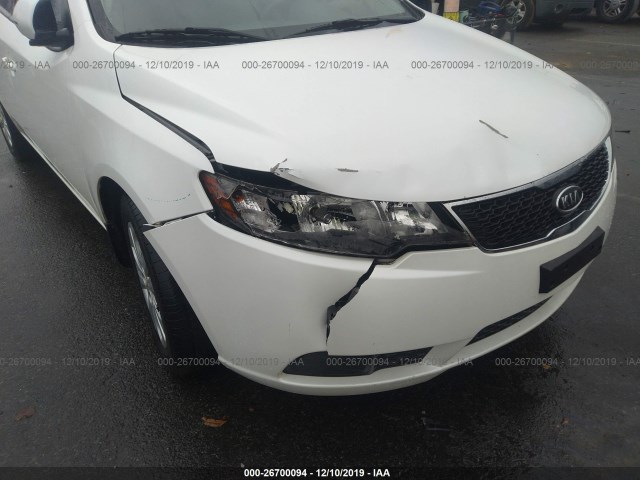 Photo 5 VIN: KNAFU4A29C5632425 - KIA FORTE 