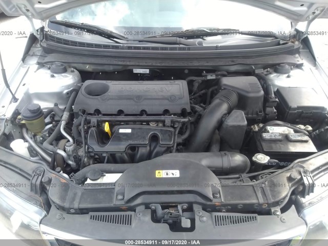 Photo 9 VIN: KNAFU4A29D5647136 - KIA FORTE 