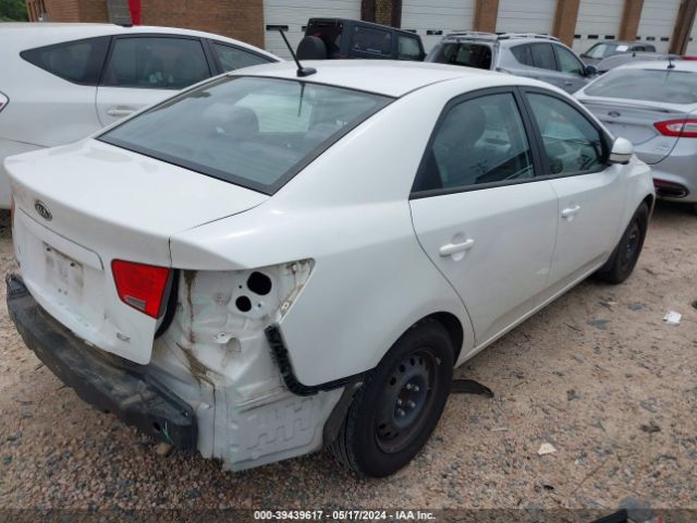 Photo 3 VIN: KNAFU4A29D5664308 - KIA FORTE 