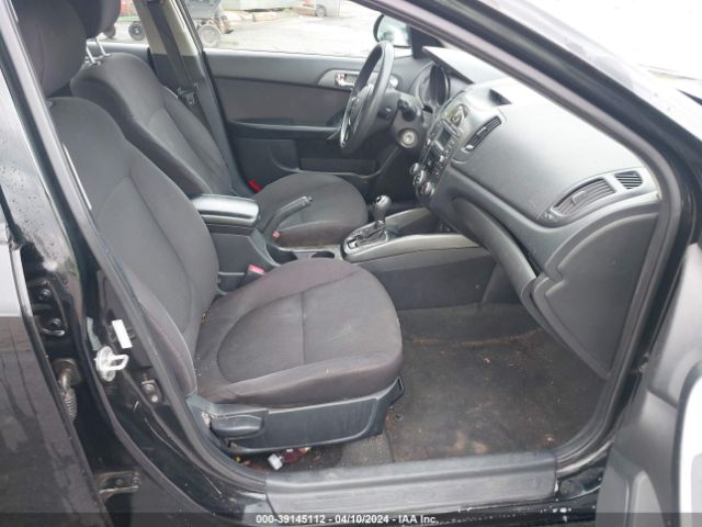 Photo 4 VIN: KNAFU4A29D5670884 - KIA FORTE 