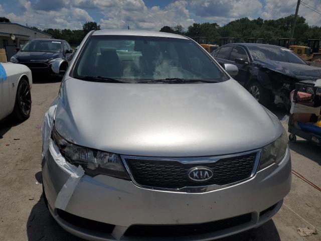 Photo 4 VIN: KNAFU4A29D5686132 - KIA FORTE 