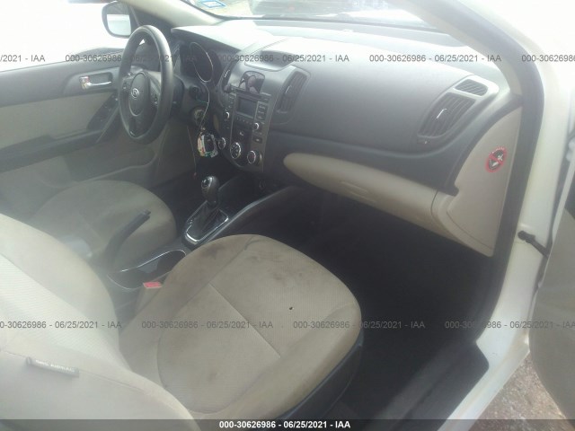 Photo 4 VIN: KNAFU4A29D5696370 - KIA FORTE 