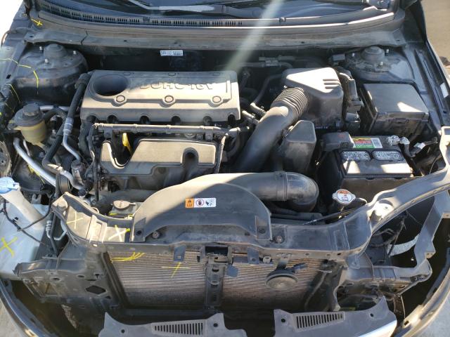 Photo 6 VIN: KNAFU4A29D5713300 - KIA FORTE EX 