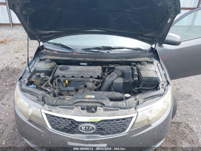 Photo 9 VIN: KNAFU4A29D5726175 - KIA FORTE 