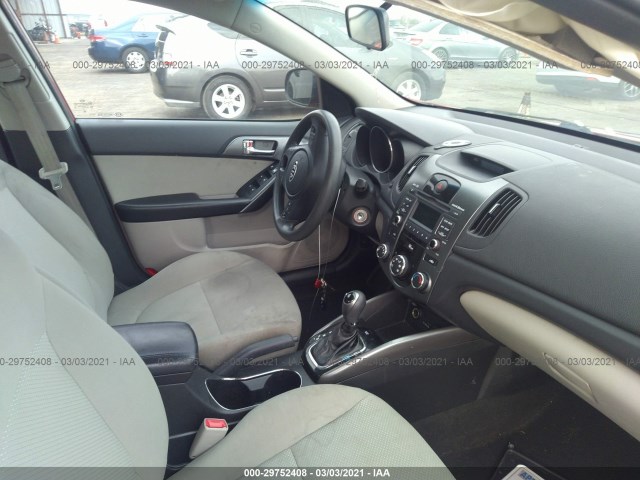 Photo 4 VIN: KNAFU4A29D5740271 - KIA FORTE 